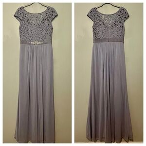 Adrianna Papell Lace Illusion Cap Sleeve Silver Dress Size 2